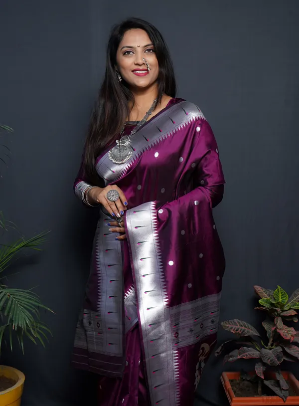 Wine_Colour_Pure_Paithani_Silk_Saree_With_Rich_Pallu_And_Unstiched_Blouse_Piece.